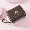 2025 Cartera de Mujer con Cadena de Ala Trasera Estampada de Letras de Moda Triple Plegado Multi-Tarjeta Cartera Corta Pequeña Retro Estilo Coreano Tiempo