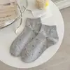Calcetines Cortos Finos Retro Ins de Primavera y Verano con Ribete de Encaje Floral Pequeño Sin Costuras Estilo Universitario Deportivos Bajos