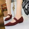 3683-11 Versión coreana de tacón de cuña bajo retro simple Joker con banda elástica de terciopelo poco profunda con zapatos de una sola capa para mujer
