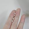 Joker Básico Importado de EE. UU. Oro de 14K Diamante Pequeño Circonita Pendientes Brillantes Plata 925 Chapado en Oro Cuatro Garras