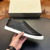Zapatillas casuales de cuero para hombre con parte superior de patrón lichi, marca GA, suela de goma blanca, sencillas y versátiles para el uso diario