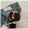 Bolsa de Hombro Casual Simple Estilo Callejero Personalidad para Primavera/Verano 2026 Bolso Cubo de Mano de Moda Tendencia para Mujeres Venta al por Mayor