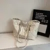 Invierno 2025 Nuevo Moda Coreana Retro Tendencia Nicho Bolso de Hombro Único para Mujer Bolso Acolchado Bolso Texturizado para la Axila