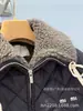 Serie MIU "Shenzhen Nanyou" Chaqueta de Algodón de Lana de Cordero con Parches de Patrón de Diamante, Juvenil y Versátil, Nuevo Producto Otoño/Invierno para Ventas Transfronterizas