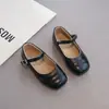 Sapatos de Couro para Meninas 2026 Primavera e Outono Novos Sapatos Infantis Prata Pequena Princesa Sola Macia Mary Jane Sapatos de Bebê