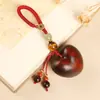 Pingente de Coração Tridimensional de Sândalo Vermelho Natural com Pedra Olho de Tigre e Contas Cilindricas de Jade Hetian Contas Superiores Pingente de Coração de Design Original
