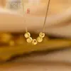 Colar de alta qualidade, elegante e luxuoso com zircônias cúbicas completas e delicada incrustação de cobre, apresentando um design simples, moderno e requintado, perfeito como corrente de clavícula ou corrente de pescoço