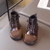 Elegantes botas de combate de otoño e invierno para niños, sencillas botas de cuero casual para exteriores para niñas y niños, tallas medianas y grandes, estilo británico