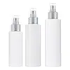 Xu Min Personalizado 100-200ml blanco hombro plano PET Tónico agua de rosas pura botella vacía botella de plástico cosmético con pulverizador