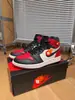 Air AJ1 Jordan 1 Entrenamiento Alemán High-Top Clásico Blanco y Negro Panda Gris Sombra Zapatos Deportivos Casuales para Hombres y Mujeres Baloncesto