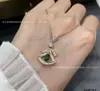 Collar de Borla Estilo Nuevo Multi-Falda con Colgante de Abanico Completo de Diamantes, Cadena para Clavícula Versátil de Lujo Ligero, Versión de Alta Gama Chapada en 18K Regalo