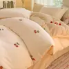 Juego de Cama de Invierno Espeso Cálido Clase A de Leche Polar de Cuatro Piezas Manta de Coral Polar Franela Sábana Funda Nórdica Funda de Almohada Ropa de Cama