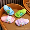 Nuevas Pantuflas Gruesas Antideslizantes para Niños Primavera y Verano Lindos Dibujos Animados Dinosaurio Conejo Baño Interior Niñas Bebé Pantuflas
