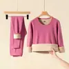 [Forrado de polar y engrosado] Conjunto de ropa interior térmica para mujer, lana de camello de invierno, top y pantalones de otoño de cuello redondo, diseñado para abrigar y resistir el frío