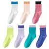 Meias 100% Algodão para Mulheres, Meias de Cano Médio para Primavera e Verão, Absorventes de Suor, Antiodor, Antipelos, Meias Esportivas Fitness Color Block Dopamina