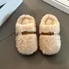 Chinelos fofos e estilosos para outono e inverno 2026 para mulheres, para usar ao ar livre, antiderrapantes, quentes, com sola grossa, pantufas de pelúcia para dentro de casa