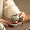 Xícara de Chá de Porcelana Azul e Branca de Jingdezhen, Xícara de Mestre, Xícara de Degustação, Xícara com Padrão de Janela e Flor de Ameixa, Xícara de Chá Vermelha com Padrão de Parede de Palácio em Cerâmica, Conjunto de Chá Kung Fu