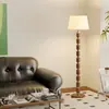 Lámpara de pie cilíndrica de madera maciza de lujo ligero para sala de estar junto al sofá, lámpara de pie decorativa minimalista nórdica para dormitorio