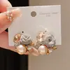 Pendientes de Flor de Perla Sintética Incrustados con Pedrería de Lujo Ligero Aguja de Plata, Pendientes de Tachuela de Personalidad de Nicho Estilo Vintage, Pendientes de Moda de Gama Alta para Mujer