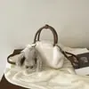 Bolso de Mano Pequeño de Felpa con Textura de Alta Calidad para Mujer 2026 Nuevo Bolso de Hombro Simple Versátil Bolso Cruzado Casual para el Trabajo