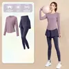Conjunto esportivo profissional para corrida feminina, novo traje de fitness de verão respirável de secagem rápida, conjunto de yoga de alta qualidade de manga curta