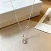 Colar com Pingente de Borboleta de Cristal para Mulheres, Design de Nicho da Moda de Luxo Leve, Gargantilha Versátil Simples para o Dia a Dia, Colar de Amizade
