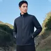 Chaqueta softshell nueva otoño/invierno 2026, unisex, estilo deportes al aire libre, cuello alto, chaqueta de una sola capa, estilo para parejas