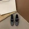 Zapatos Mary Jane de punta cuadrada, boca poco profunda, forrados de felpa con plantilla interior que aumenta la altura, adecuados para ir al trabajo y versátiles para el uso diario, con adornos de pedrería y un forro suave tipo algodón, diseñados para mujeres