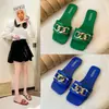 Sandalias retro metálicas de punta cuadrada, a la moda y versátiles, nuevo estilo de verano 2026, chanclas planas de moda