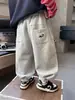 Q03 Pantalones para niño, pants deportivos, estilo primavera y otoño, pantalones atléticos, negro y gris, para bebés y niños pequeños, pantalones casuales, ropa deportiva para niños