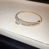 Pulsera de cuentas de perlas con purpurina dorada estilo vacacional pulsera de apilamiento diario de alta gama accesorios para mano de chica popular