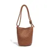 Bolso Tejido Nuevo Color Sólido Piel Suave Hecho a Mano Bolso Cubo Versátil Simple de Gama Alta Bolso de Hombro Cruzado Tote
