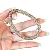 Pulsera Wrap de Piedra Gris Ahumado Hielo-Transparente con Patrón de Martillo Dorado, Pulsera Ligera Vintage para Mujer, Joyería de Alta Gama al por Mayor