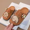 Zapatos Birkenstock de Suela Blanda para Niñas, Pantuflas de Dibujos Animados, Nuevo Estilo Otoño 2025, Zapatos Perezosos sin Cordones, Zapatos Tipo Gorro para Dedos