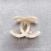 Elegante pinza para el pelo de perlas con doble C para mujer, pinza de tiburón para peinado semi-recogido, accesorio de pelo elegante de lujo ligero