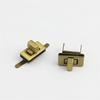 Accesorios de hardware para equipaje Cerradura de tornillo de fundición a presión dorada Mini cerradura cuadrada pequeña para bolso de mano hebilla de bloqueo accesorios de hardware