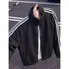 Chaqueta de béisbol americana transfronteriza de tres rayas patrón de escamas de dragón cuello alto primavera y otoño deportiva con rayas chaqueta corta con capucha hombre