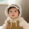 Chapéu de Bebê para Primavera e Outono, Estilo Fino para Meninas, Chapéu Estiloso de Princesa com Flores Pequenas, Chapéu para Bebê com Proteção para Orelhas com Acabamento em Renda