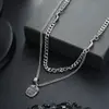 Colar de camada dupla com pingente de letra da moda para homens, uma corrente de clavícula elegante e luxuosa com um design único, adequado para mulheres, moda hip-hop e acessórios versáteis