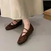 Zapatos Mary Jane retro para mujer que aumentan la altura, nuevo estilo otoño 2026, mocasines poco profundos de gamuza para commuting