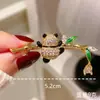 Broche Fofo de Panda Estilo Chinês para Mulheres, Acessório de Terno de Alta Qualidade, Broche que Simboliza Progresso Contínuo, Pino Anti-Reflexo para Venda por Atacado
