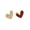 Pendientes elegantes de doble cara con esmalte rojo, elegantes pendientes con forma de corazón de diamantes, asimétricos, con hebilla y gotas de aceite en blanco.