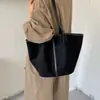 2026 Nueva Moda Coreana Gamuza Exquisita Bolso Cubo, Hombro Único, Gran Capacidad, Bolso de Mano para Mujer de Otoño para Viajar
