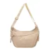 Bolsa de nylon tipo dumpling deportiva de gran capacidad al por mayor, versátil, ligera, adecuada para el trabajo, bolso cruzado de moda y casual, bolso de axila