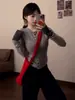 Tejido de lana de alpaca estilo coreano cárdigan de punto de manga larga suave y pegajoso diseño de suéter de punto sentido de diseño ajuste ceñido capa interior capa base top