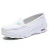 Zapatos de enfermera para mujer, nuevo modelo de otoño, con amortiguación de aire, cómodos y no fatigantes, suela suave, transpirables, antideslizantes, zapatos de trabajo médicos blancos, en stock