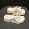 Nuevas Pantuflas de Verano 2026 para Mujer, Suela Suave, Estampado de Lunares, Aptas para Uso en Exteriores, Sandalias de Suela Gruesa para Estudiantes, Estilo Popular, que Aumentan la Altura, Combinan con Faldas