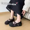 Bailarinas Retro de Lunares con Punta Dividida y Tira Cruzada de Velcro 2026 Nuevos Zapatos Planos Casuales Mary Janes Zapatos Únicos para Mujer