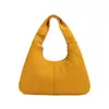 Bolso de Hombro Informal y Elegante Tipo Dumpling para Mujer 2025 Nuevo Estilo Invierno Lujo Accesible de Gama Alta Bolso Exquisito de Hombro/Axila