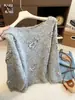 Top de punto hueco, intrincado, con lentejuelas, diseño detallado, para mujer, otoño/invierno, estilo relajado, crochet hueco, suéter holgado